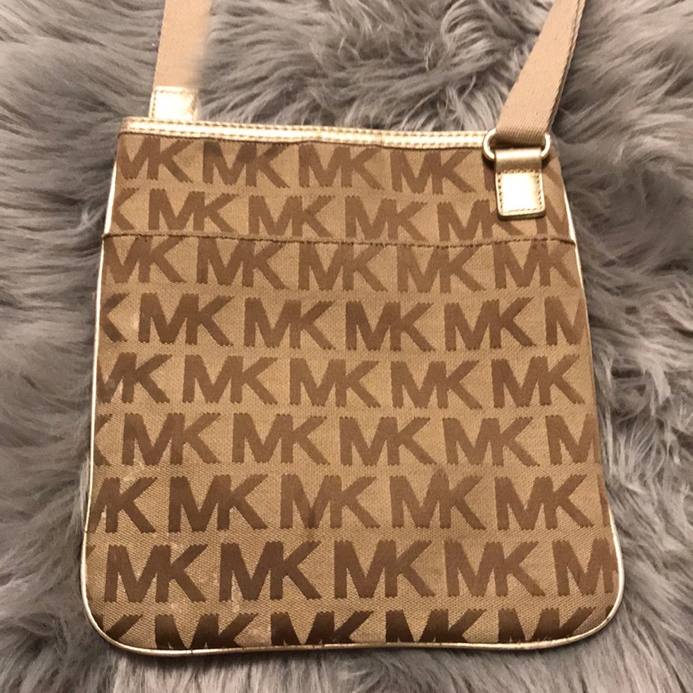 Michael Kors Crossbody Bag - Picture 3 of 8